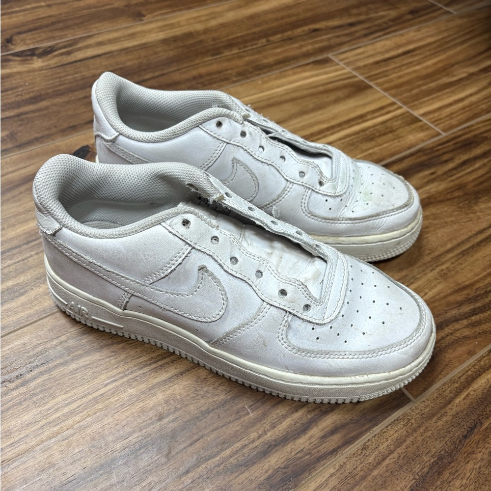 Nike Boys Air Force 1 Triple White Low Top Sneakers Shoes, Size 5Y